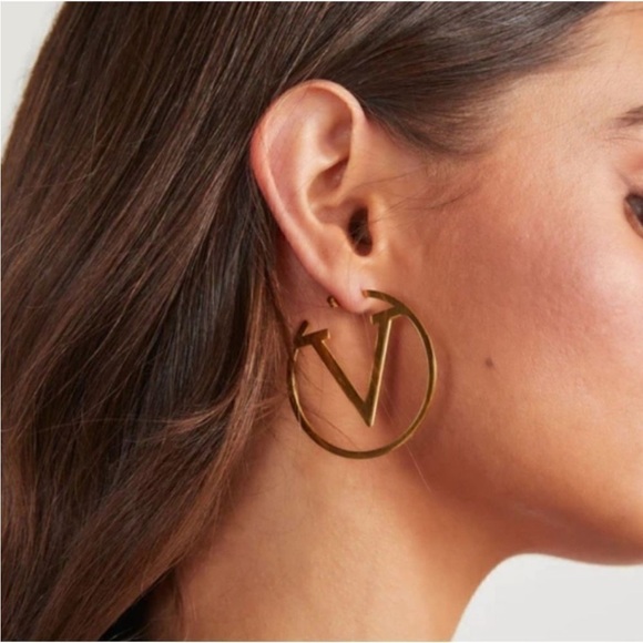 New! ✨ Stunning Luxury Designer Gold-tone V Hoop Earrings Fashion Jewelry Vlogo - Picture 6 of 15